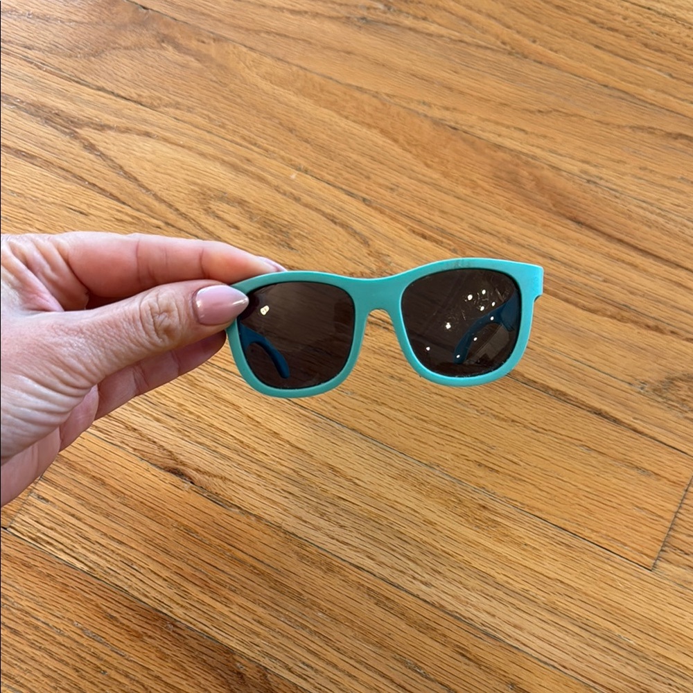 5/$25 Babiators Stylish Teal Sunglasses size 3-5 years
